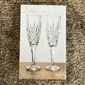 Set of 2 Crystal champagne, flutes. NIB Dublin from Shannon Crystal By Godinger.
